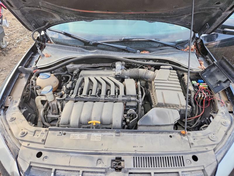 Photo 11 from auction – 2013 VOLKSWAGEN PASSAT SEL with VIN 1VWCM7A38DC071550