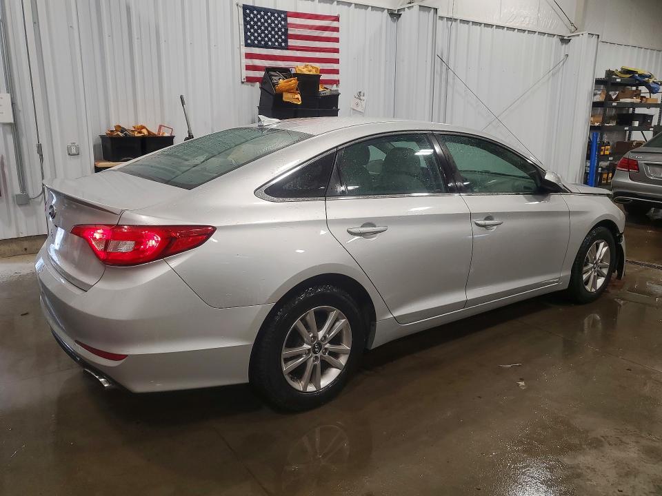 Photo 3 from auction – 2015 HYUNDAI SONATA with VIN 5NPE24AF5FH030472