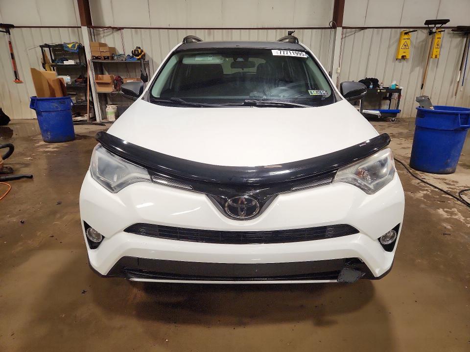 Photo 5 from auction – 2018 TOYOTA RAV4 ADVEN with VIN 2T3RFREV9JW753053