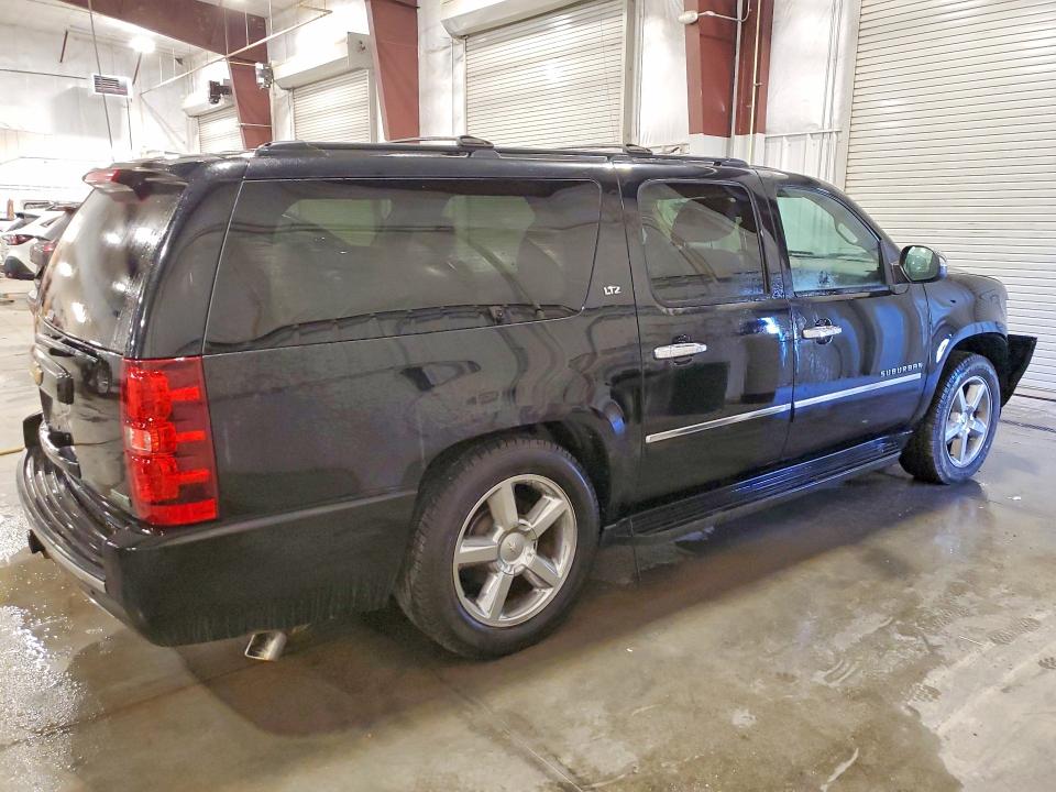 Photo 3 from auction – 2012 CHEVROLET SUBURBAN with VIN 1GNSKKE7XCR110985