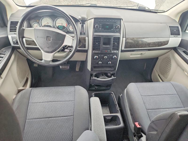 Фото 8 с аукциона – 2010 DODGE GRAND CARA с VIN 2D4RN5D19AR244782