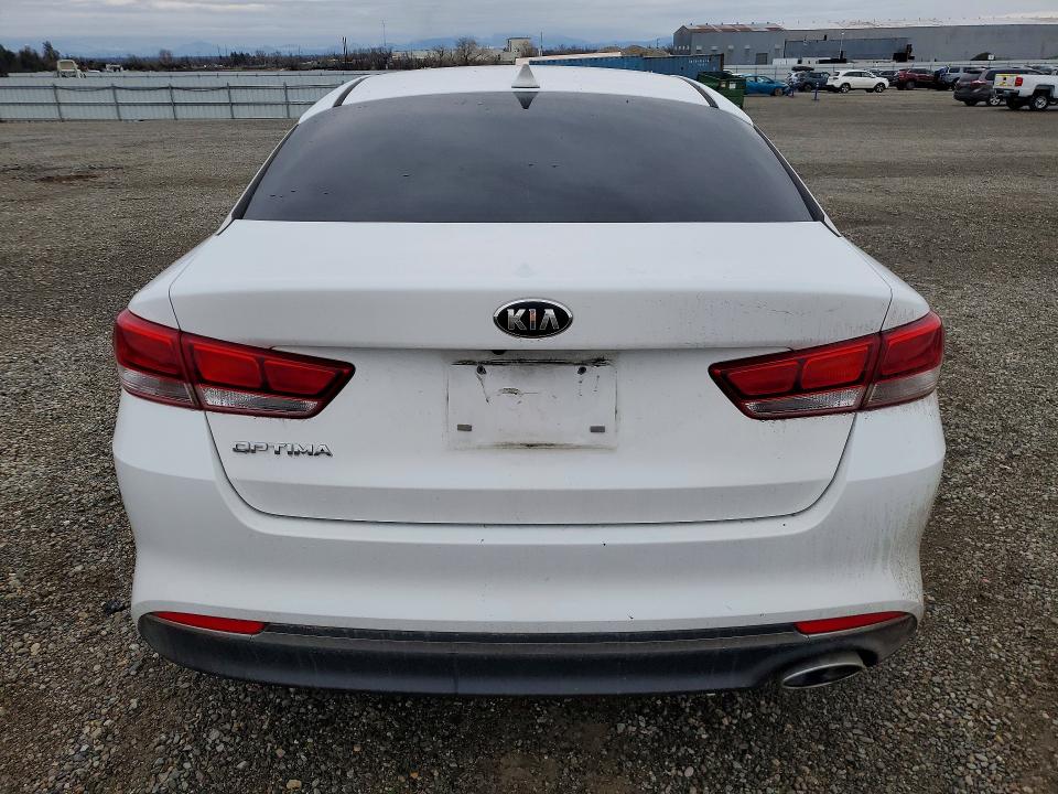 Photo 6 from auction – 2017 KIA OPTIMA with VIN 5XXGT4L30HG166385