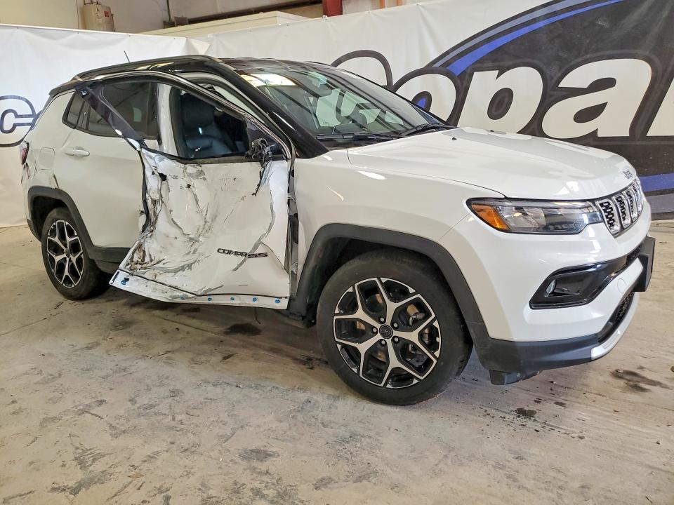 Photo 4 from auction – 2025 JEEP COMPASS with VIN 3C4NJDCN4ST605761