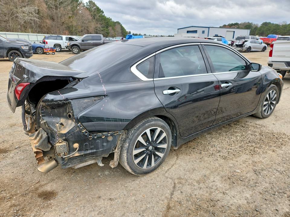 Photo 3 from auction – 2018 NISSAN ALTIMA with VIN 1N4AL3AP9JC172090