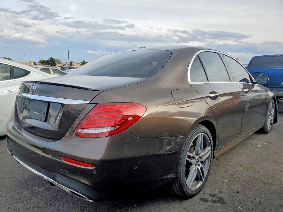 Photo 3 from auction – 2018 MERCEDES-BENZ E with VIN WDDZF4JB4JA460308