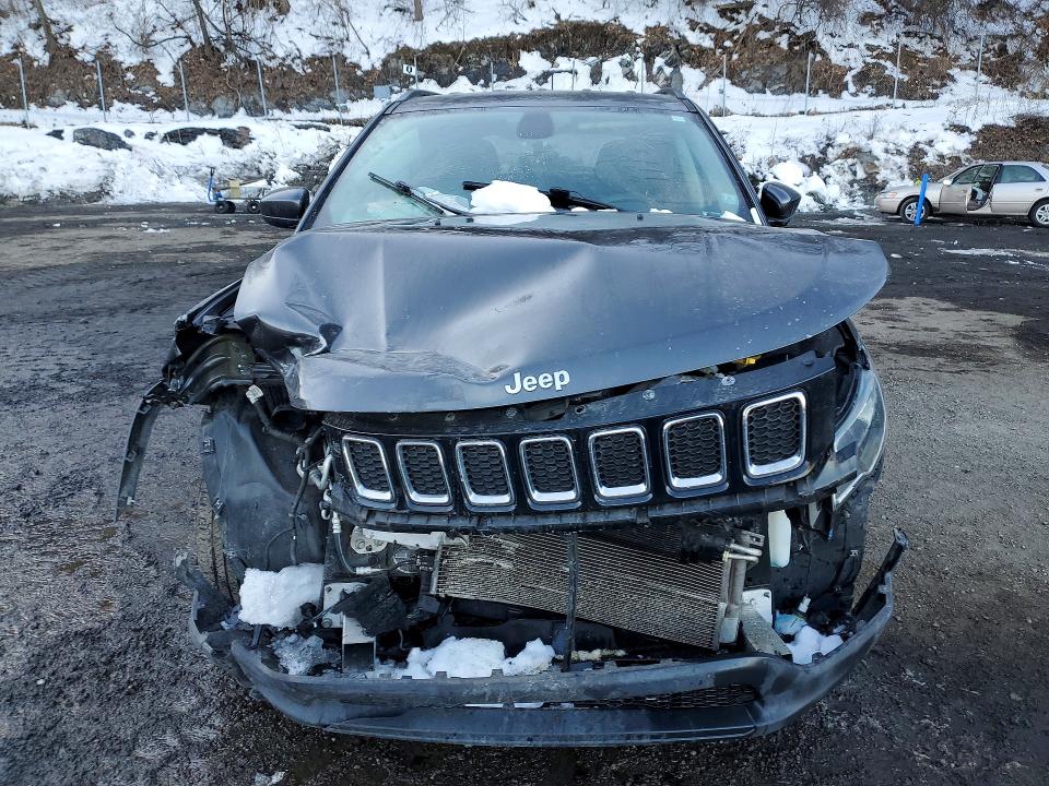 Photo 5 from auction – 2019 JEEP COMPASS with VIN 3C4NJDBB8KT786659