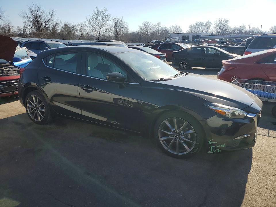 Photo 4 from auction – 2018 MAZDA 3 with VIN 3MZBN1M37JM247287