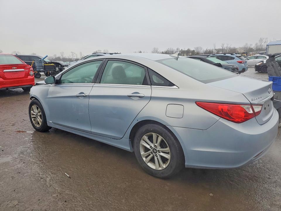 Photo 2 from auction – 2011 HYUNDAI SONATA with VIN 5NPEB4AC0BH226920