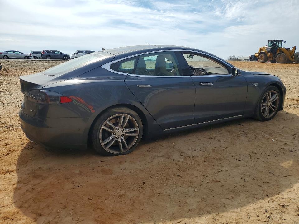Photo 3 from auction – 2015 TESLA MODEL S with VIN 5YJSA1H23FFP78739