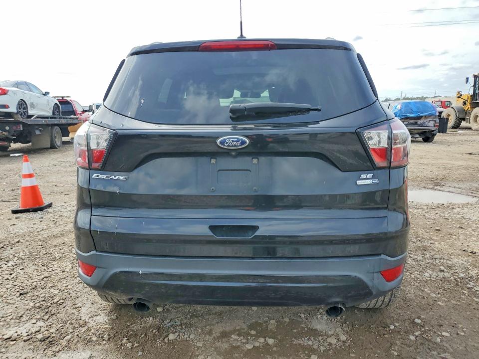 Foto 6 de la subasta – 2017 FORD ESCAPE SE con VIN 1FMCU9GD4HUE19922