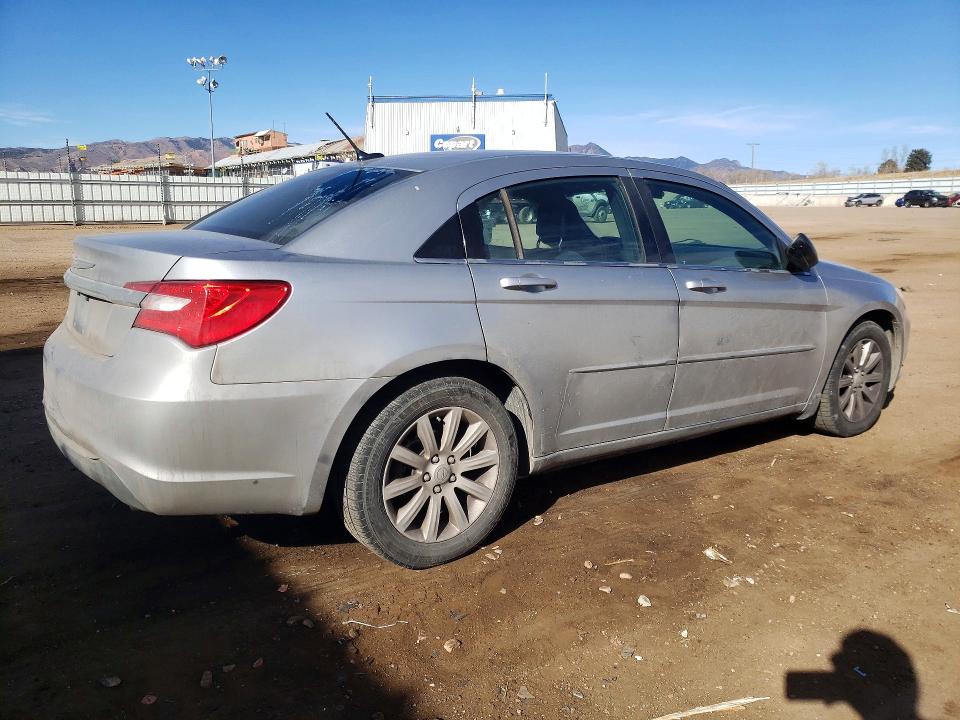 Photo 3 from auction – 2013 CHRYSLER 200 TOURIN with VIN 1C3CCBBG4DN659917
