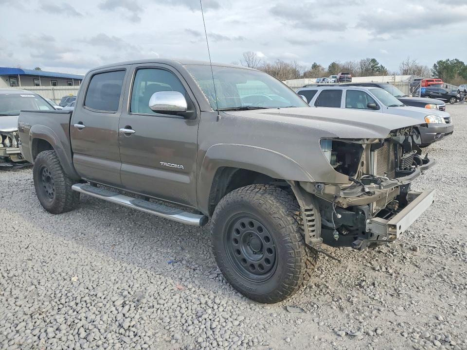 Photo 4 from auction – 2015 TOYOTA TACOMA with VIN 5TFLU4ENXFX142594