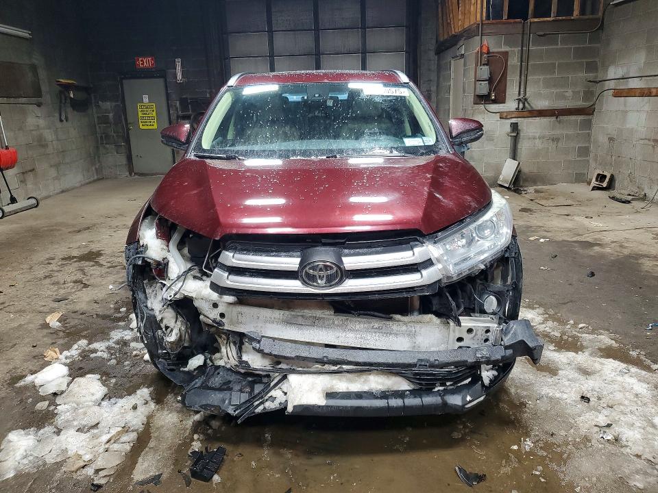 Photo 5 from auction – 2018 TOYOTA HIGHLANDER with VIN 5TDJZRFH0JS828656