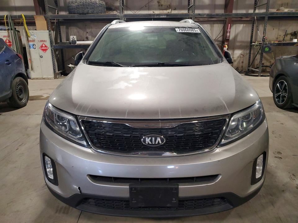 Photo 5 from auction – 2014 KIA SORENTO with VIN 5XYKTCA6XEG437476