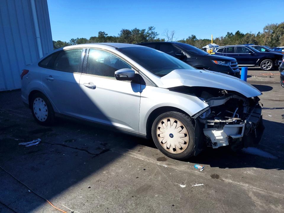 Photo 4 from auction – 2014 FORD FOCUS SE with VIN 1FADP3F25EL351702