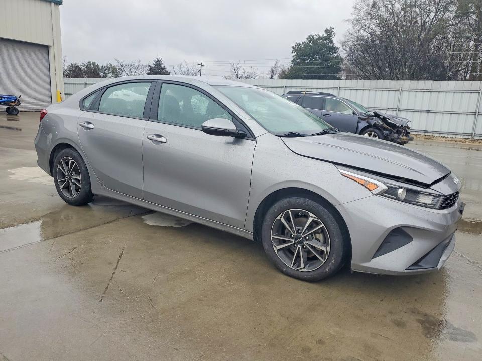 Photo 4 from auction – 2022 KIA FORTE with VIN 3KPF24AD8NE427194