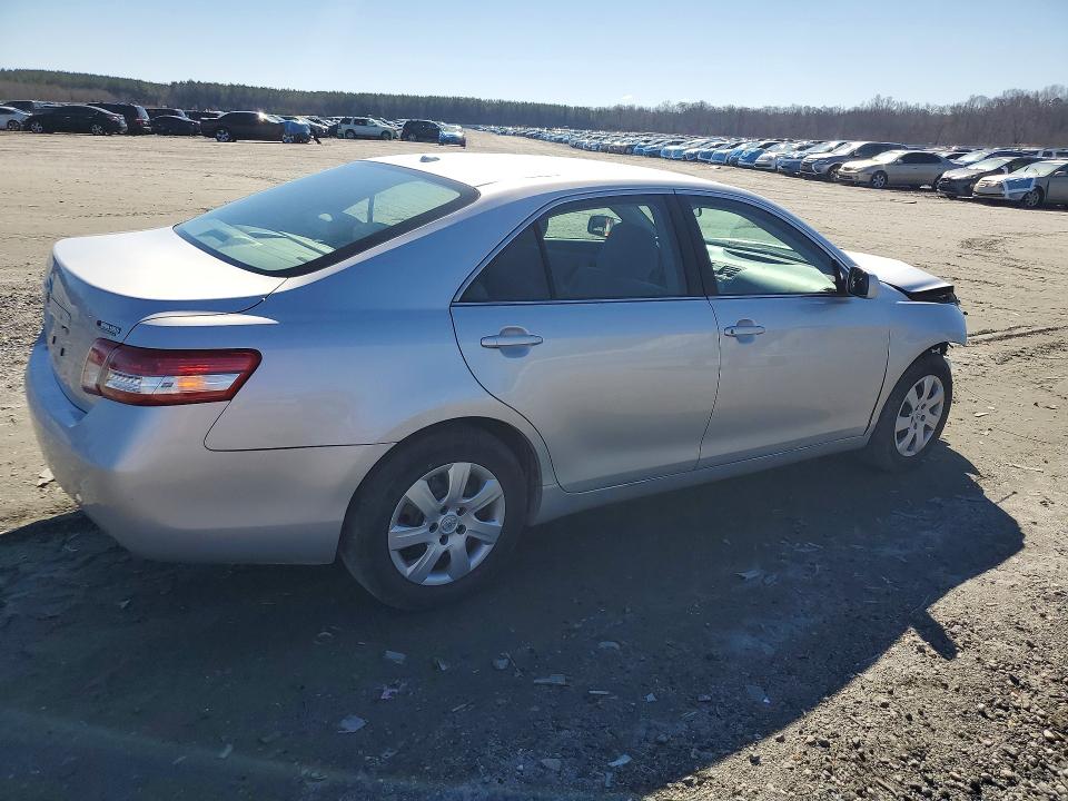 Photo 3 from auction – 2011 TOYOTA CAMRY with VIN 4T1BF3EK4BU148484