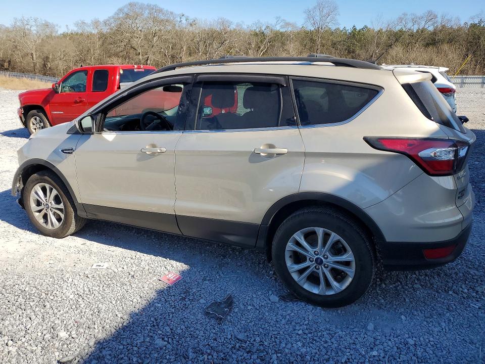 Photo 2 from auction – 2017 FORD ESCAPE SE with VIN 1FMCU0GD6HUB35879