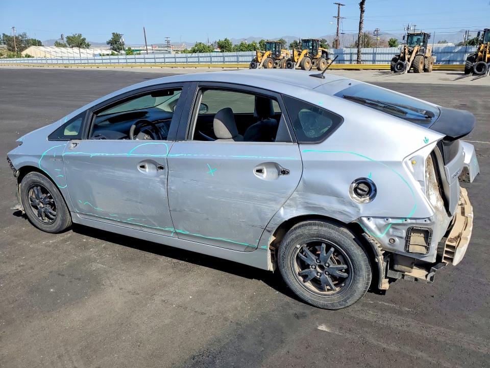 Photo 2 from auction – 2013 TOYOTA PRIUS with VIN JTDKN3DU0D5683397