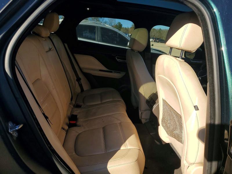 Photo 11 from auction – 2017 JAGUAR F-PACE with VIN SADCK2BVXHA057845