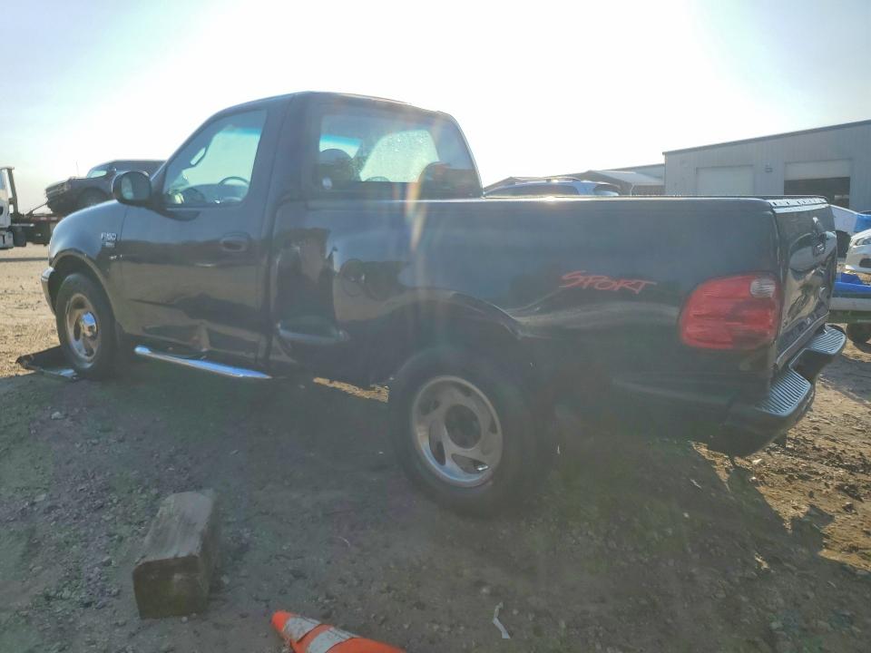 Photo 2 from auction – 2000 FORD F150 with VIN 1FTRF07W7YKB04629