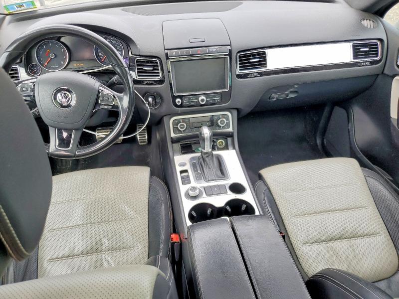 Photo 8 from auction – 2017 VOLKSWAGEN TOUAREG with VIN WVGRF7BP6HD003753