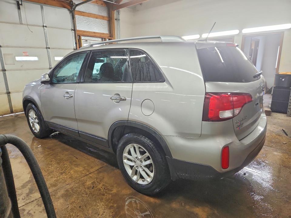 Photo 2 from auction – 2015 KIA SORENTO with VIN 5XYKT3A6XFG641941