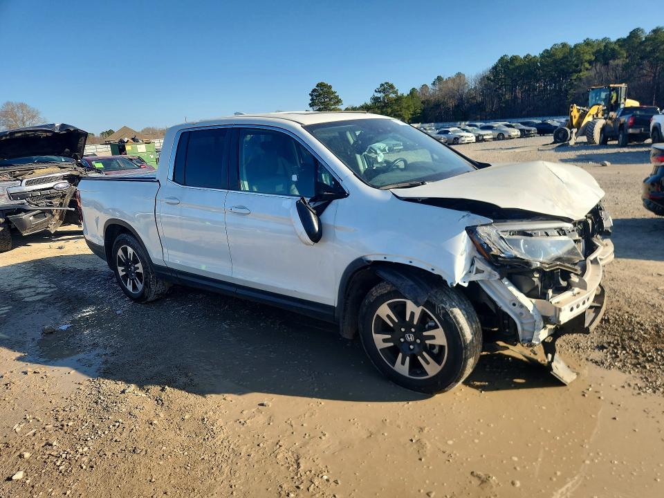 Photo 4 from auction – 2020 HONDA RIDGELINE with VIN 5FPYK2F5XLB000662