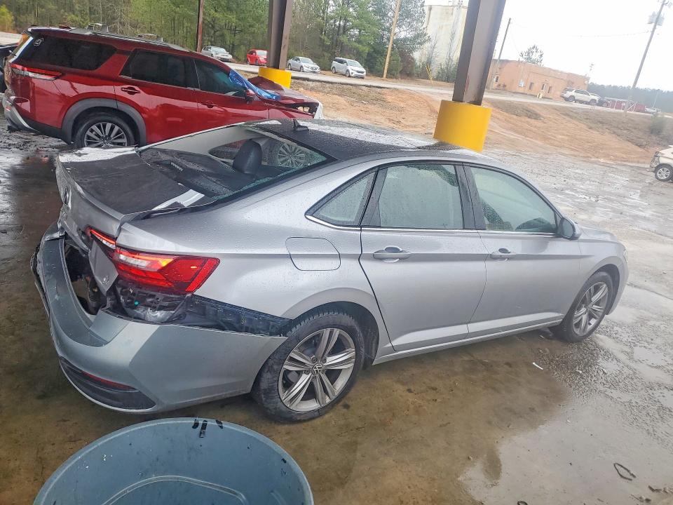 Photo 3 from auction – 2024 VOLKSWAGEN JETTA with VIN 3VW7M7BU5RM002569