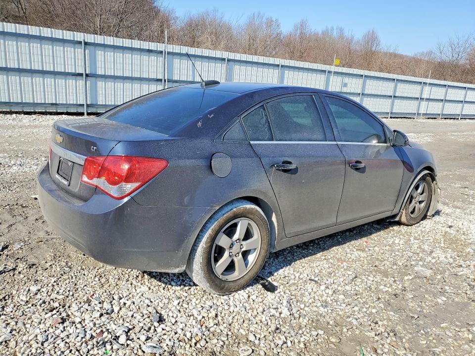 Photo 3 from auction – 2015 CHEVROLET CRUZE with VIN 1G1PC5SB0F7116602