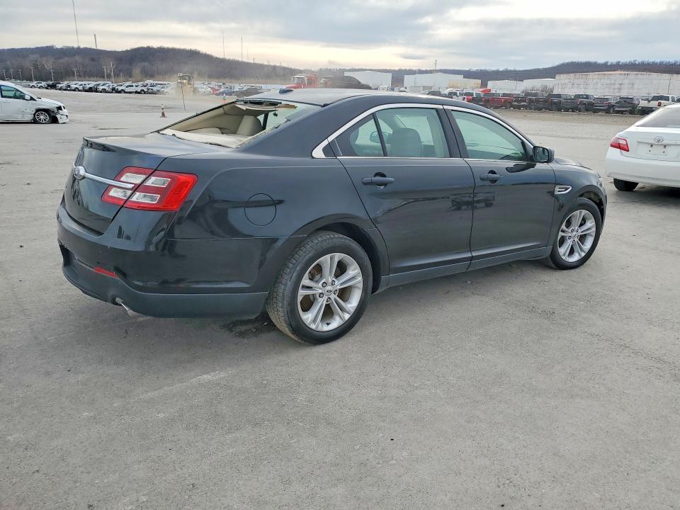 Photo 3 from auction – 2016 FORD TAURUS SE with VIN 1FAHP2D84GG157502
