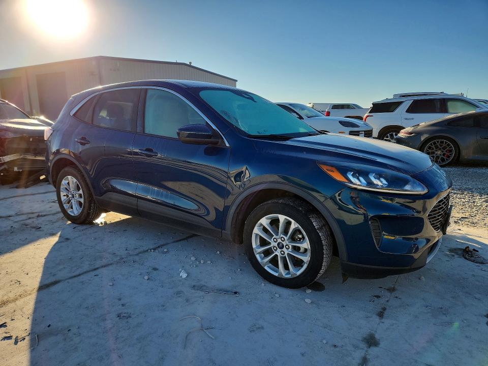 Photo 4 from auction – 2020 FORD ESCAPE SE with VIN 1FMCU0G64LUC71227