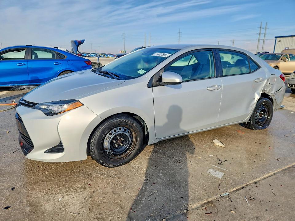 TOYOTA COROLLA 2017 con VIN 2T1BURHE2HC799816 - Foto de la subasta