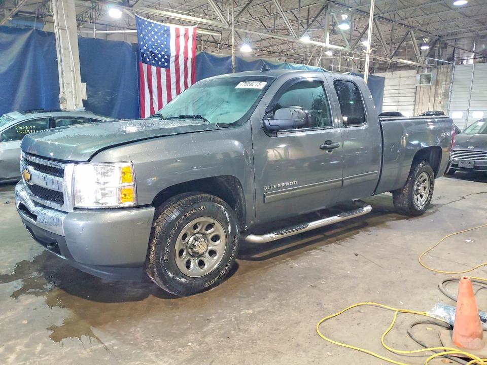 CHEVROLET SILVERADO 2011 with VIN 1GCRKREAXBZ215035 - Photo from auction