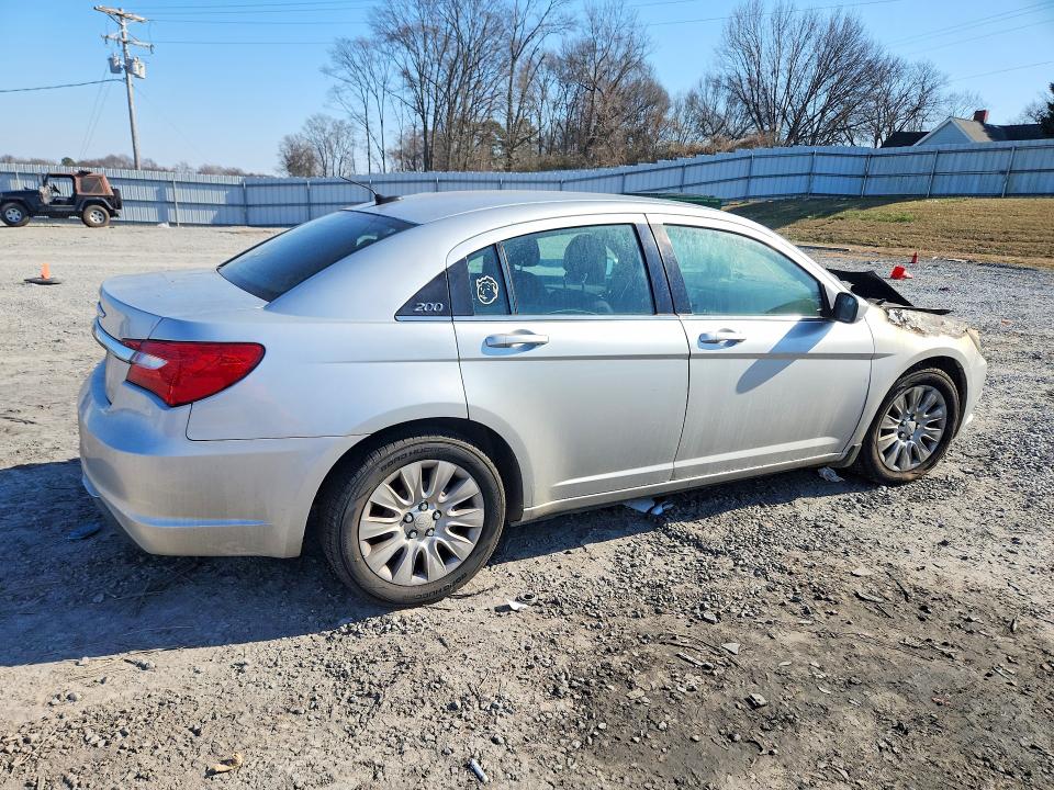 Photo 3 from auction – 2012 CHRYSLER 200 LX with VIN 1C3CCBAB3CN295932