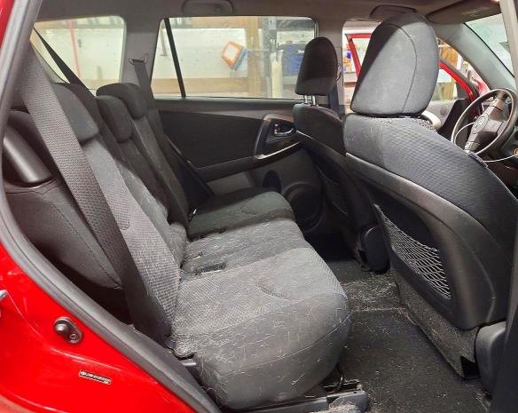 Photo 11 from auction – 2011 TOYOTA RAV4 with VIN JTMWF4DV2B5034999