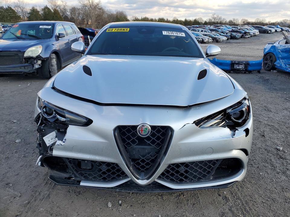 Photo 5 from auction – 2018 ALFA ROMEO GIULIA with VIN ZARFAEAV3J7587825
