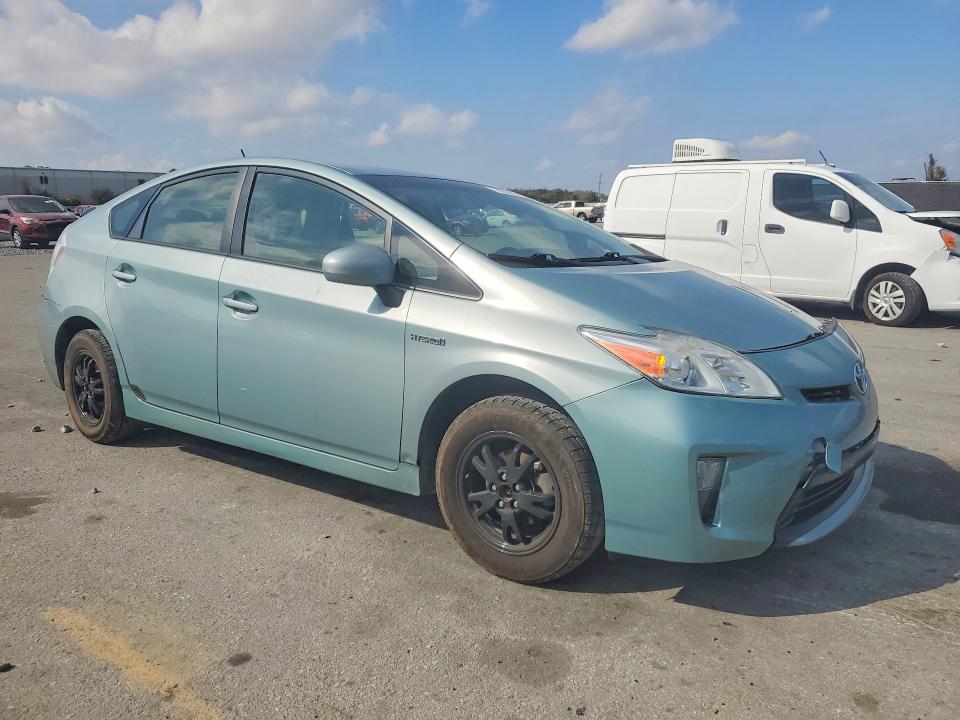 Photo 4 from auction – 2014 TOYOTA PRIUS with VIN JTDKN3DU1E1765745