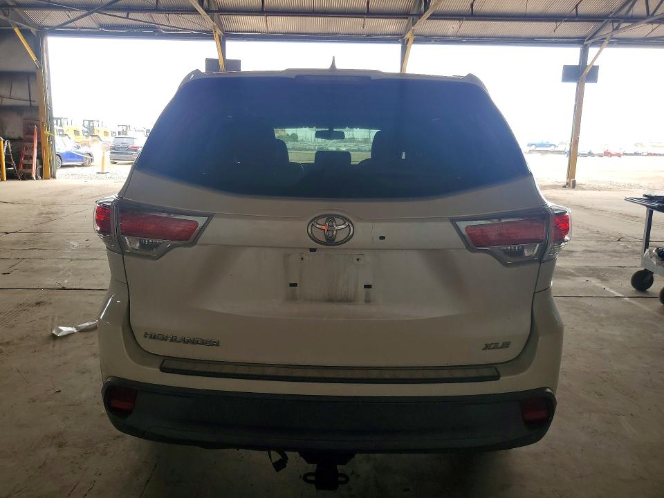 Photo 6 from auction – 2015 TOYOTA HIGHLANDER with VIN 5TDKKRFH1FS059505