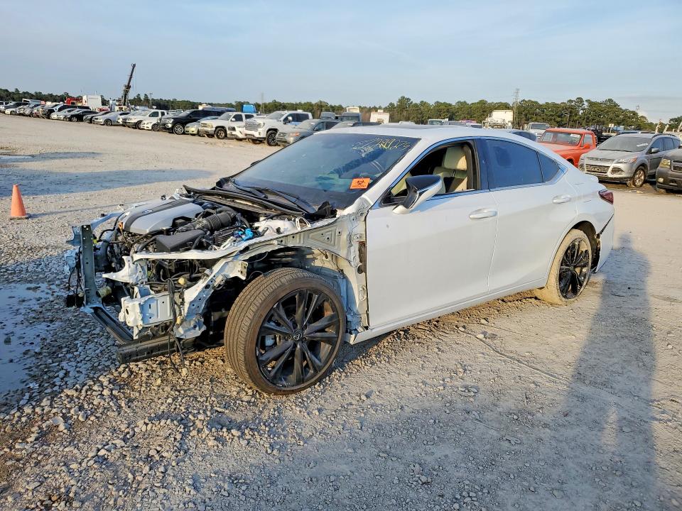 LEXUS ES 2022 with VIN 58AGZ1B11NU123357 - Photo from auction