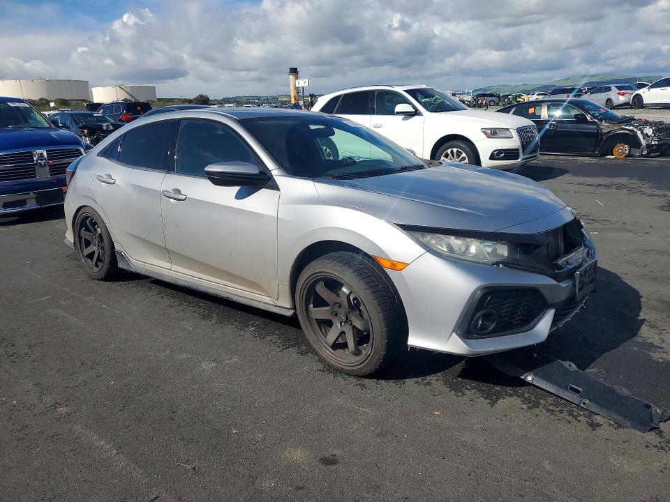 Photo 4 from auction – 2018 HONDA CIVIC SPOR with VIN SHHFK7G44JU213847