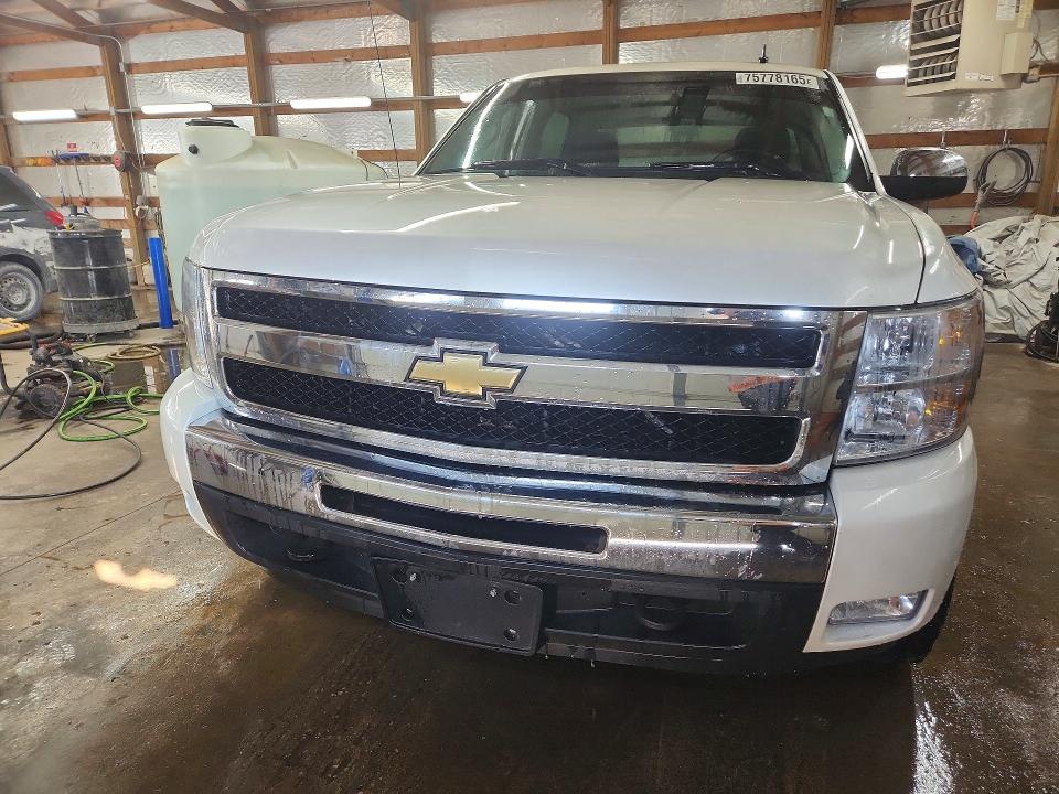 Photo 5 from auction – 2011 CHEVROLET SILVERADO with VIN 3GCPKSE36BG234214