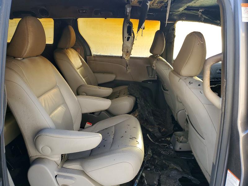 Photo 11 from auction – 2017 TOYOTA SIENNA XLE with VIN 5TDDZ3DC6HS167873