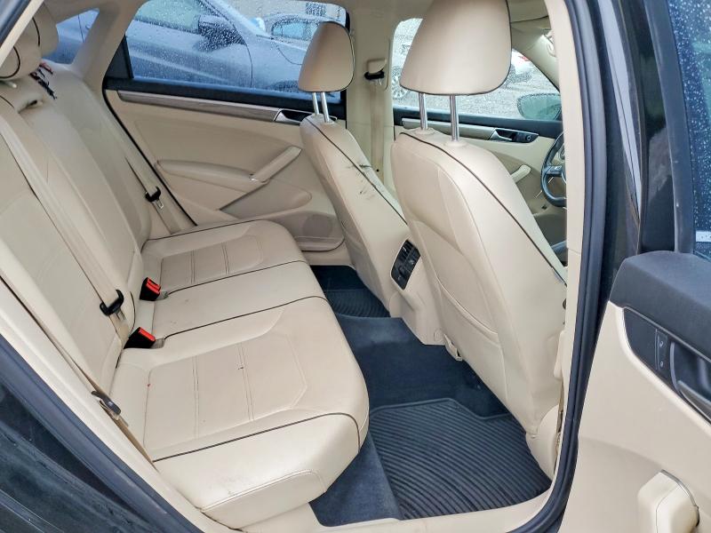 Photo 10 from auction – 2016 VOLKSWAGEN PASSAT SE with VIN 1VWBS7A30GC046633