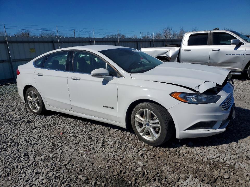 Photo 4 from auction – 2018 FORD FUSION with VIN 3FA6P0LU9JR253751
