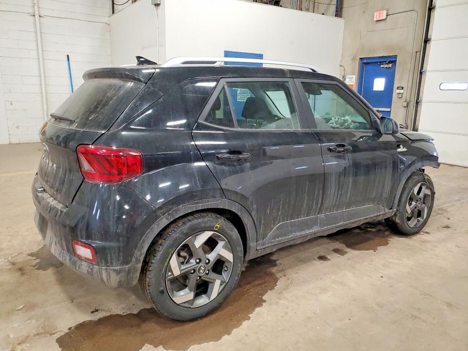 Photo 3 from auction – 2022 HYUNDAI VENUE with VIN KMHRC8A30NU134475