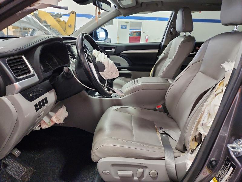 Photo 7 from auction – 2017 TOYOTA HIGHLANDER with VIN 5TDJZRFH1HS398601
