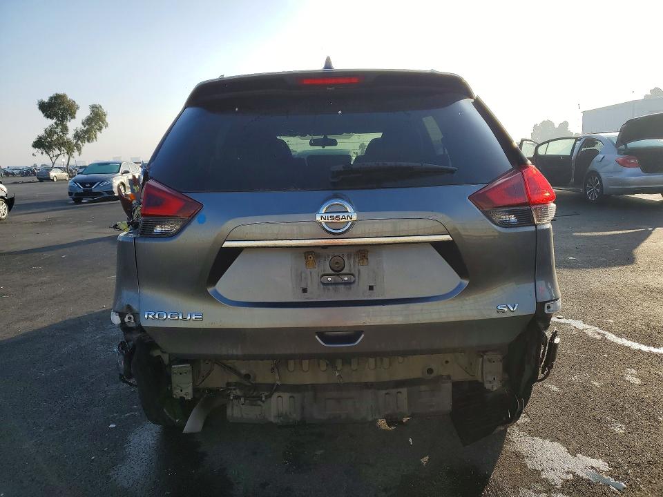 Photo 6 from auction – 2018 NISSAN ROGUE S with VIN 5N1AT2MT3JC785105