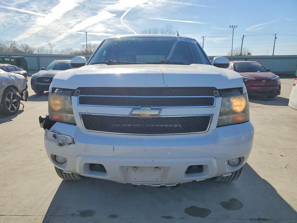 Photo 5 from auction – 2011 CHEVROLET TAHOE with VIN 1GNSCBE07BR216504