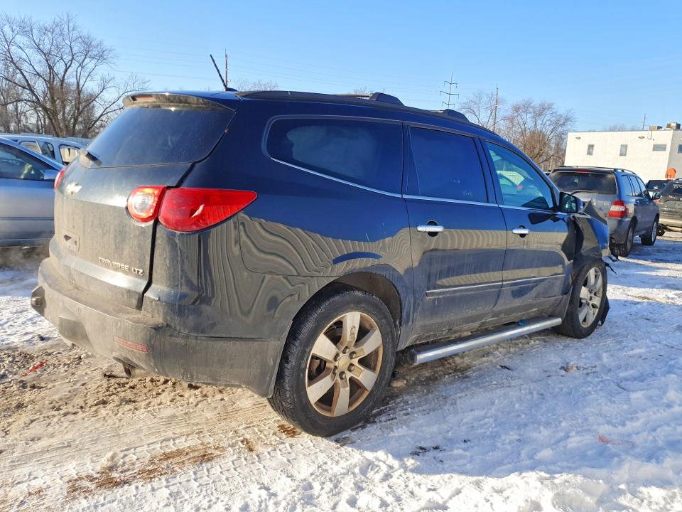 Photo 3 from auction – 2011 CHEVROLET TRAVERSE with VIN 1GNKRLED3BJ386493